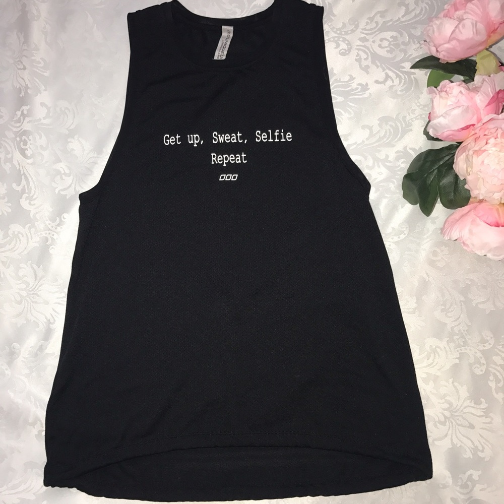 Uniquely Lorna Jane workout top - Picture 2 of 8